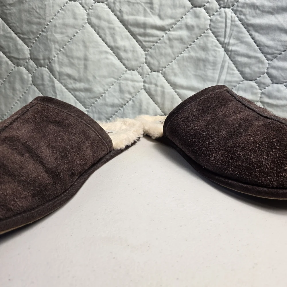 UGG Scuff Slippers Men’s Sz 11 Espresso Suede Sheepskin Wool Lined